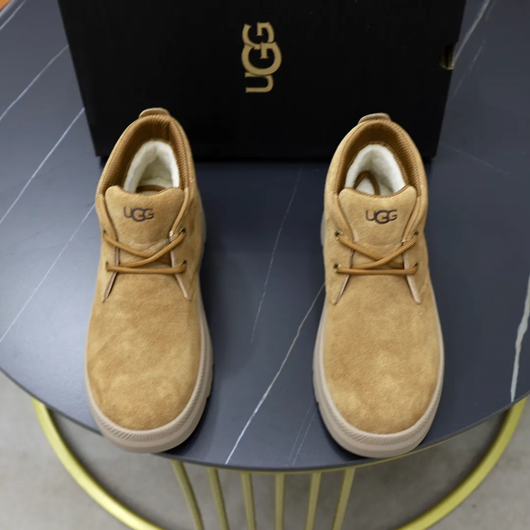 Ex-factory price: 520💰Thick wool imported from Australia Brand: UGG genuine purchase Size: 39-44 (45 customized) Grade: Official website 1:1 Material: First layer of genuine leather waterproof and antifreeze upper Real wool lining Original non-slip and wear-resistant outsole Style category: Men's casual shoes Trendy style Comfortable on the feet Color: Official website color synchronization
